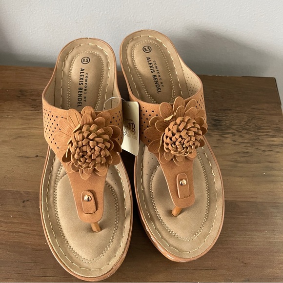 NEW Alexis Bendel Women's Mid-Heel Comfort Flower Thong Wedge tan - Picture 1 of 10